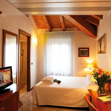 Hotel Corte Regina 3*