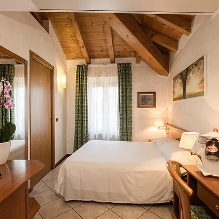 Corte Regina 3* Сирмионе